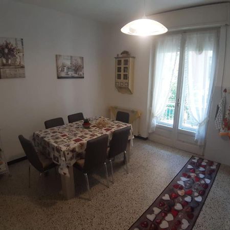Appartamento Centrale Fino A 8 Posti Letto Pontremoli Exterior foto