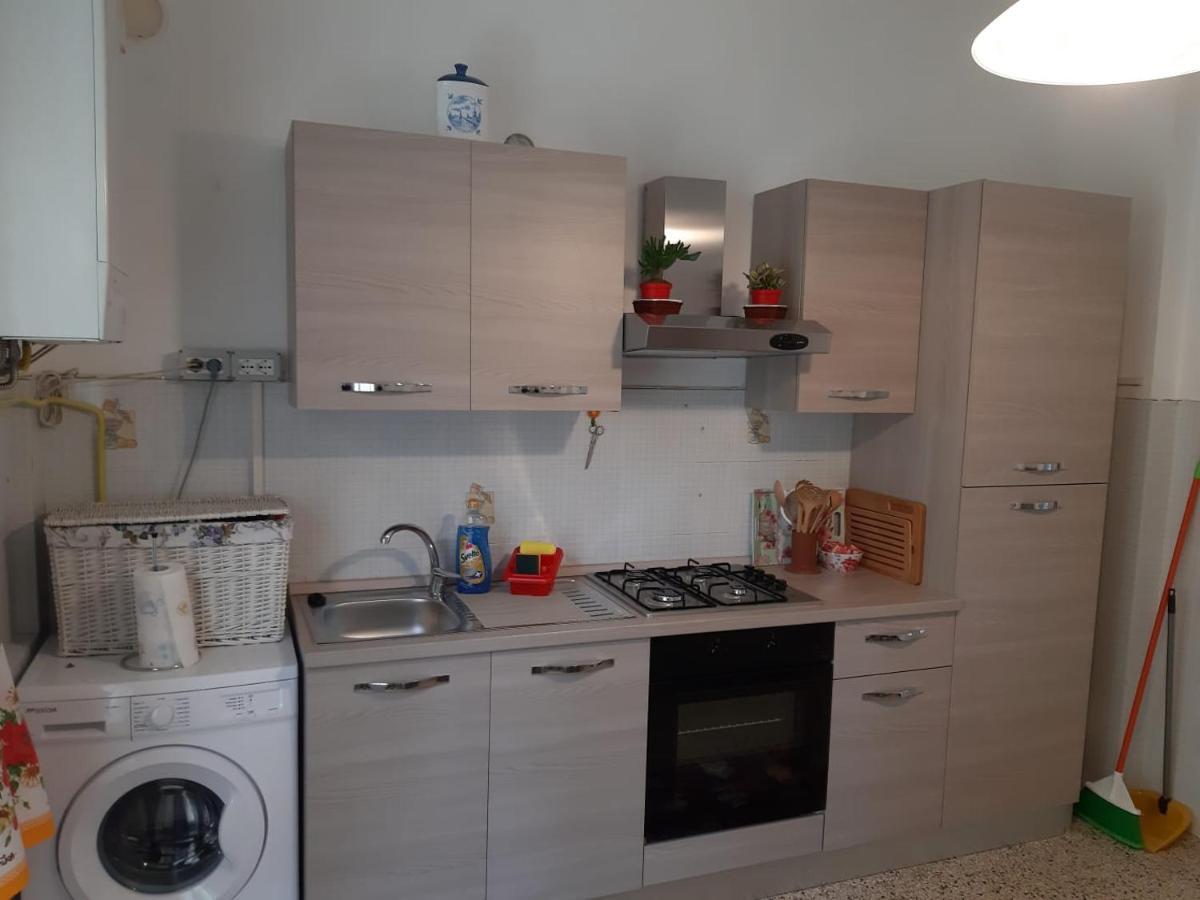 Appartamento Centrale Fino A 8 Posti Letto Pontremoli Exterior foto